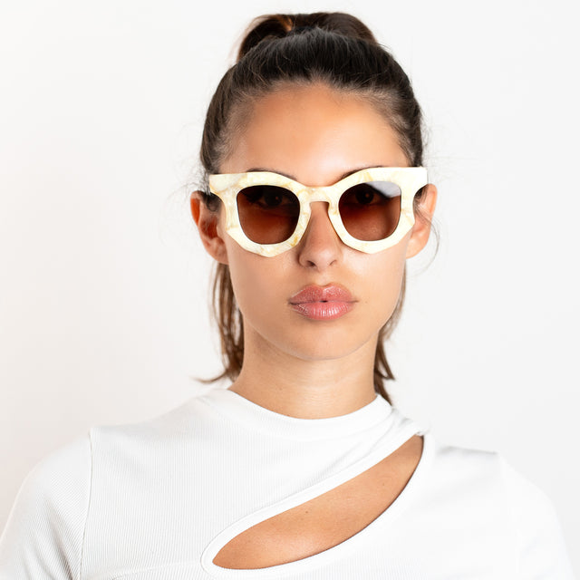 Occhiali da sole Vivienne Carrara in acetato – Ernesto Alaimo