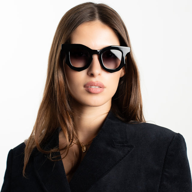 Occhiali da sole Vivienne Nero in acetato – Ernesto Alaimo